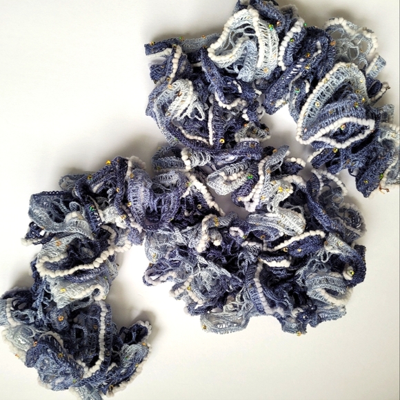 Handmade Ruffle Sashay Blue Scarf 37 1/2in - Picture 2 of 3